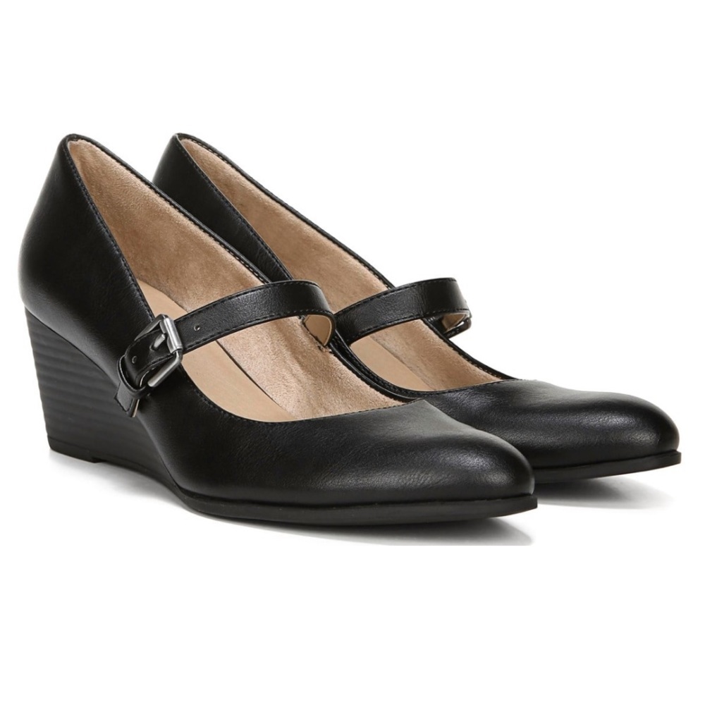 Naturalizer wedge pump black work shoes size 9